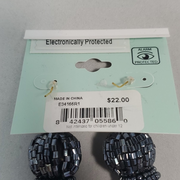 Signature fish hook dangle hematite earrings - Picture 4 of 4